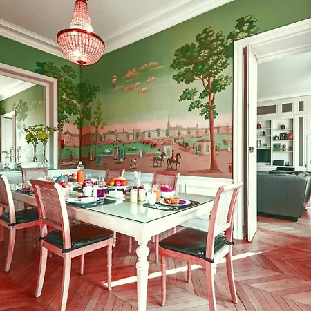 Luxury 4 Bedrooms *