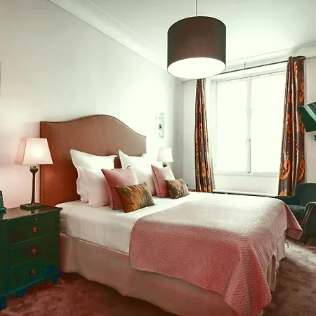 Luxury 4 Bedrooms *