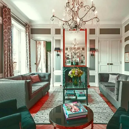Luxury 4 Bedrooms *